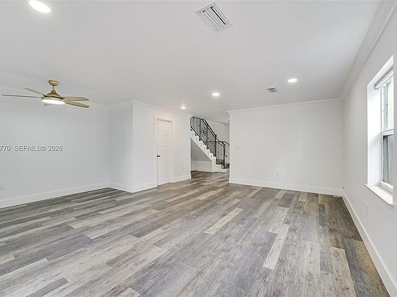 3rd image of 3160 New York St #B