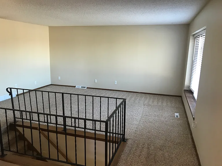 608 NE Wanda Dr #608 — Photo 5