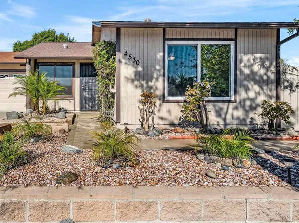 4530 Beverly Glen Dr, Oceanside, CA 92056
