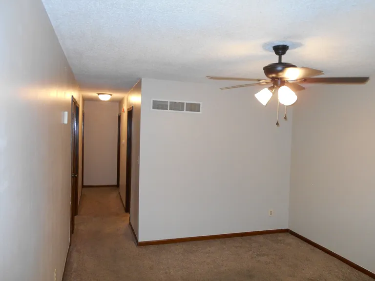 1021 N Kiger Rd — Photo 11
