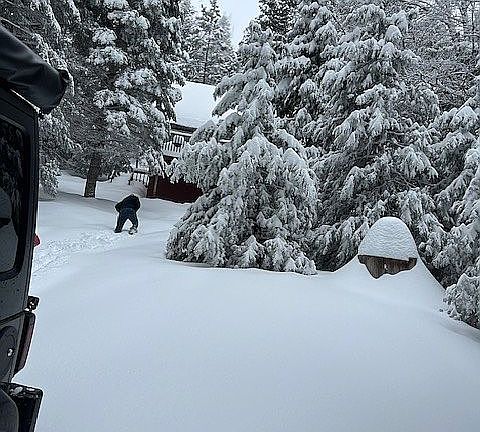 4th image of 22356 Crestline Rd