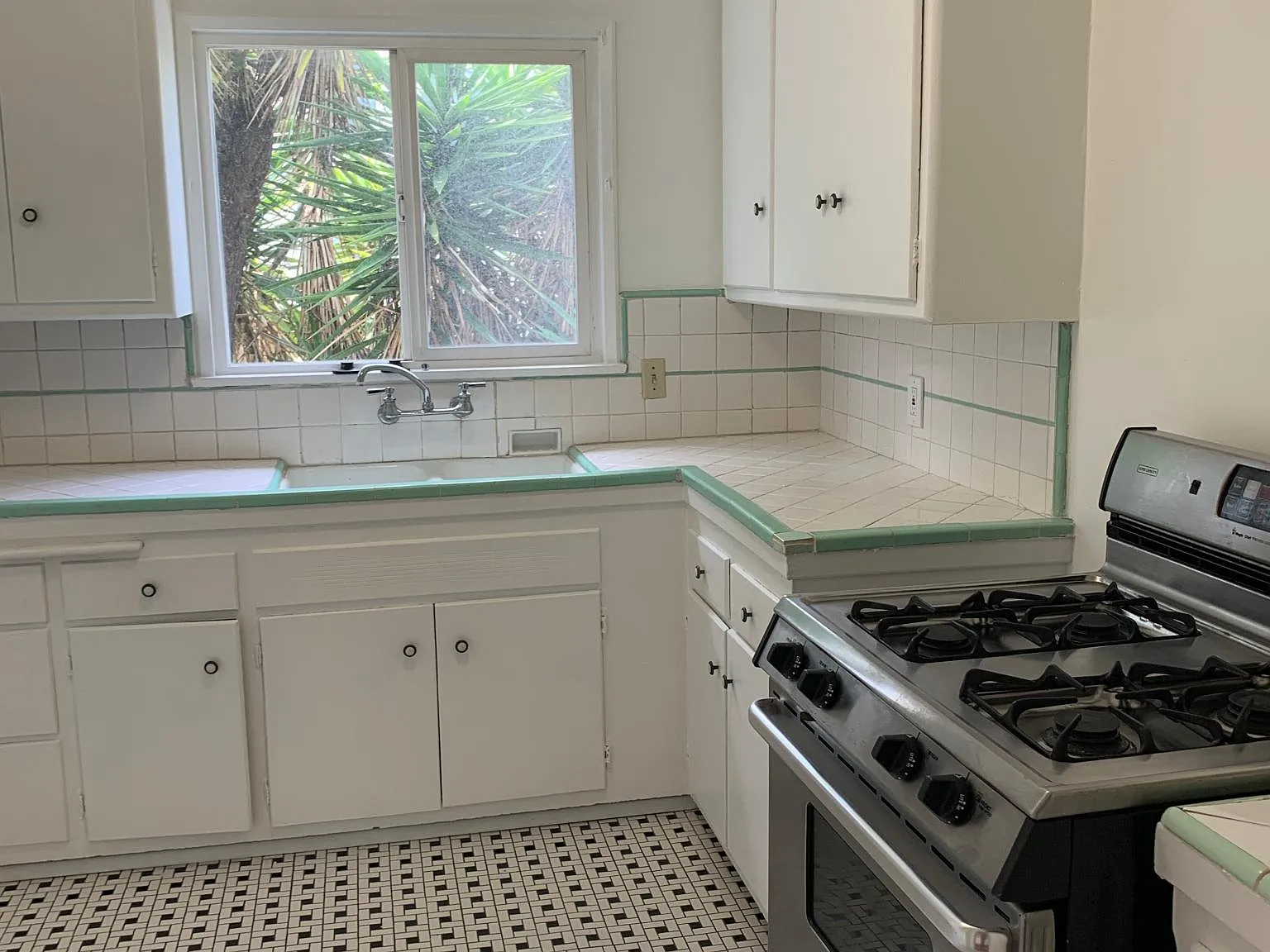1 bed, 777 sqft, $2,600 — Photo 1