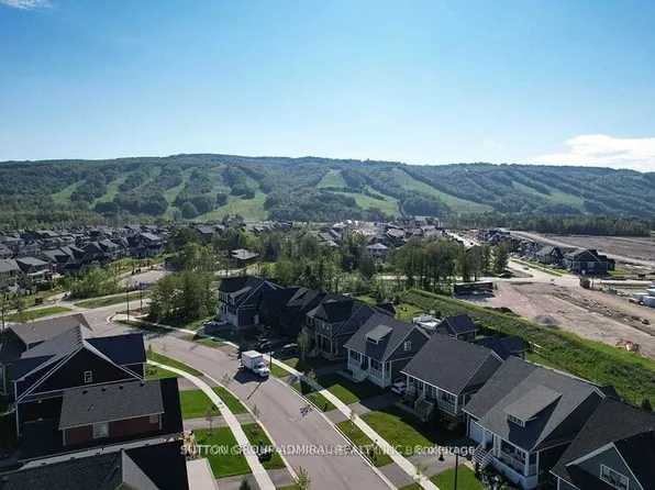 113 Red Pine St, The Blue Mountains, ON L9Y 0Z3