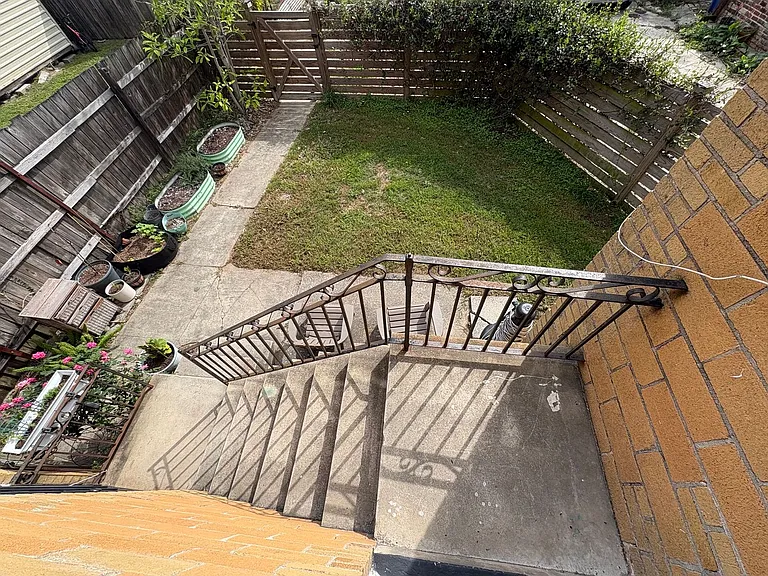 2817 Paris Ave — Photo 9
