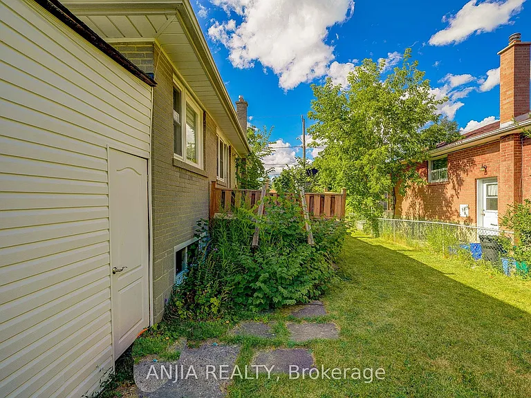203 Norfolk Ave #MAIN FL — Photo 33