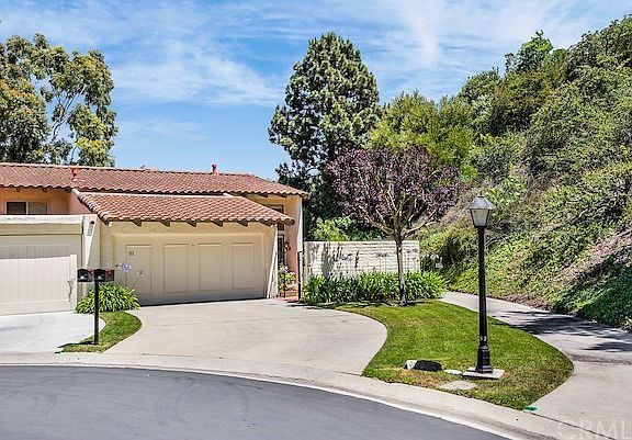 3rd image of 51 Oaktree Ln