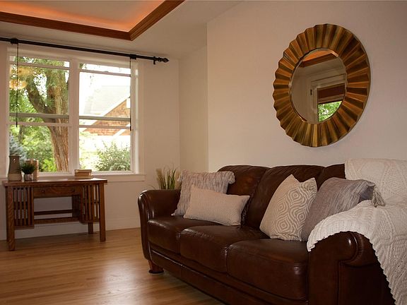 4th image of 295 McKinley Park Ln