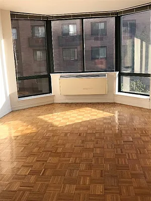 Rented by LL Real Estate Services | media 8