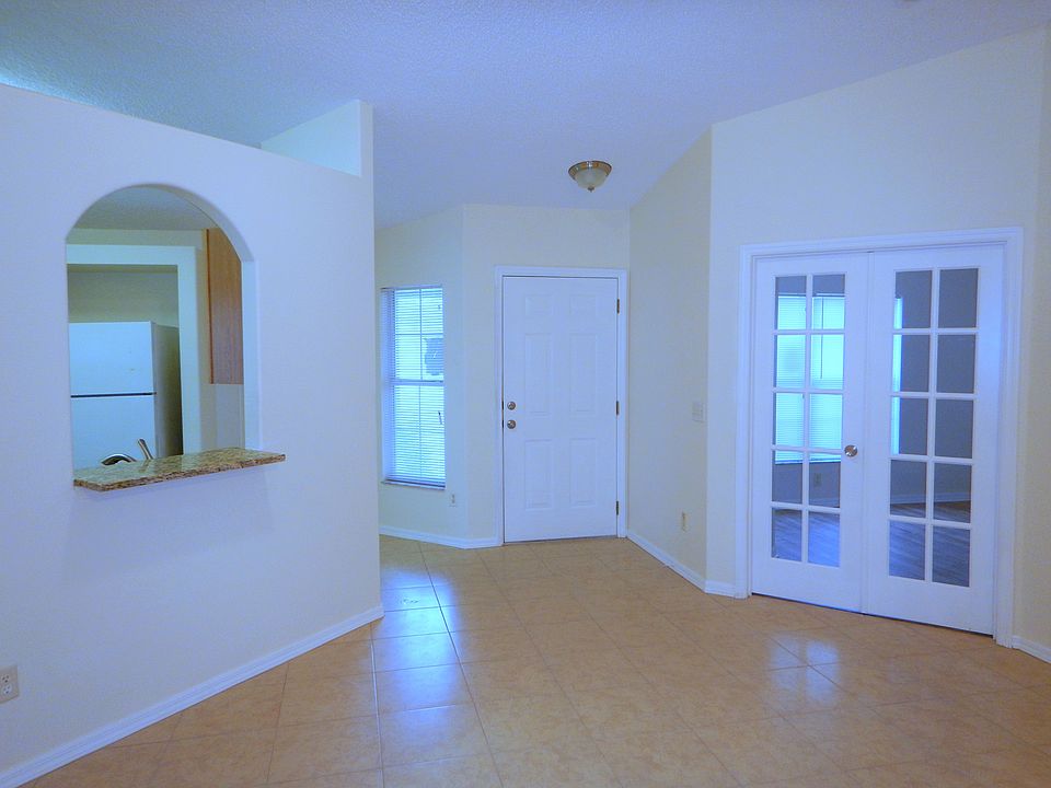 1st image of 17 Rolland Ln