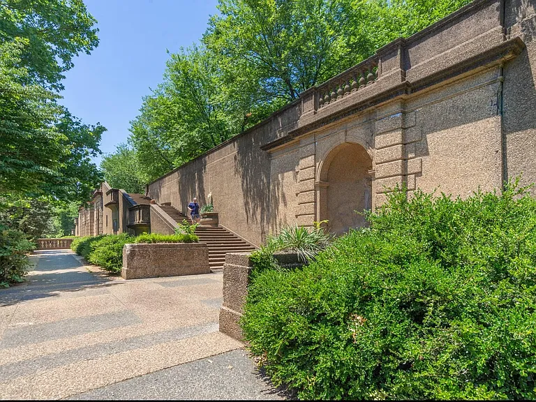 Adams Garden Towers — Photo 16