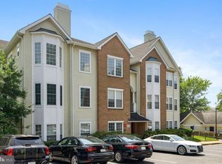 4139 Fountainside Ln UNIT 301, Fairfax, VA 22030