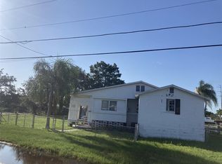 821 Riverview Ln, Tarpon Springs, FL 34689