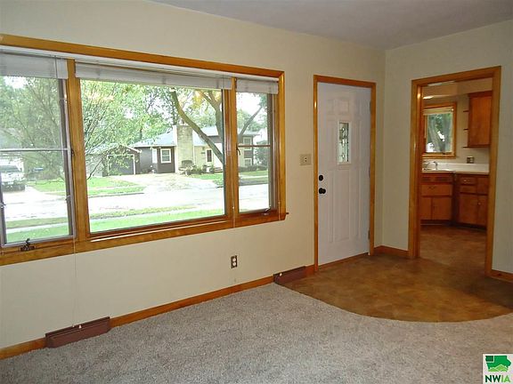3rd image of 1311 Lochedem Dr