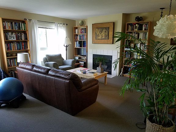 Living Room showing the gas fireplace.
