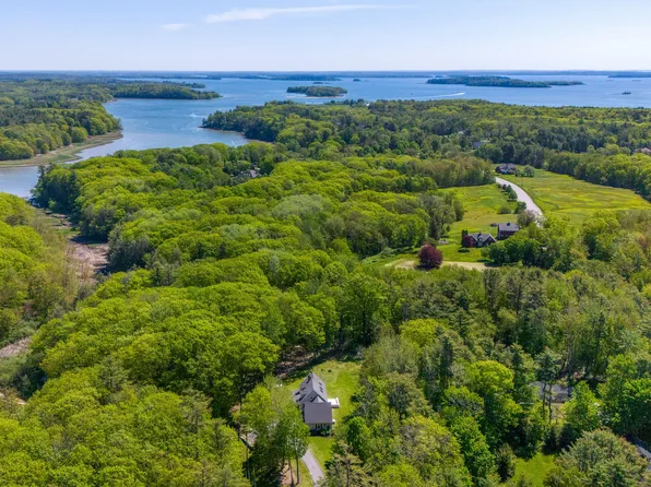 23 Whitcombs Way, Yarmouth, ME 04096