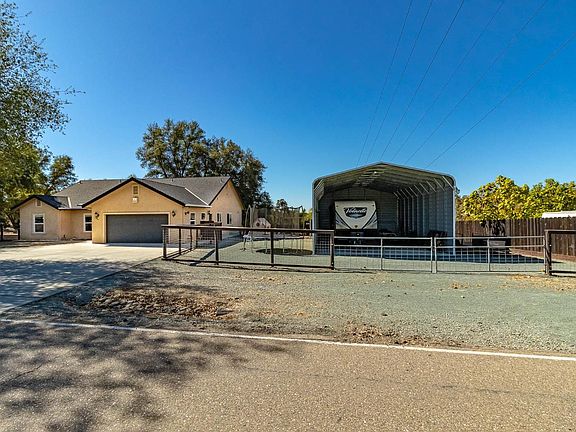 3rd image of 2380 Reed Way