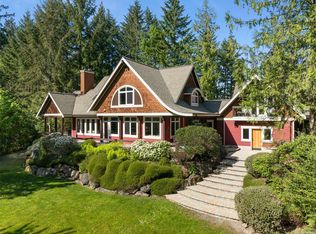 1660 Hedgerow Pl, North Saanich, BC V8L 6B2