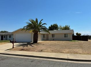 84 Redwood Ave, Sanger, CA 93657