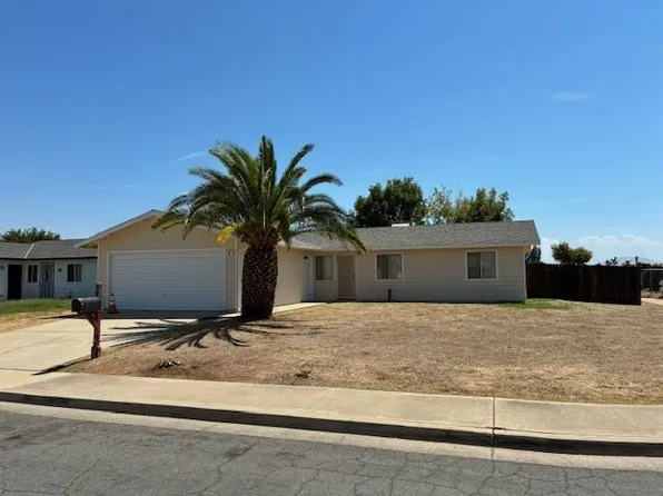 84 Redwood Ave, Sanger, CA 93657