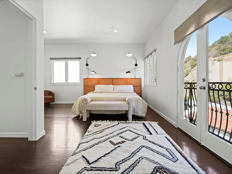 9842 Portola Dr — Photo 24