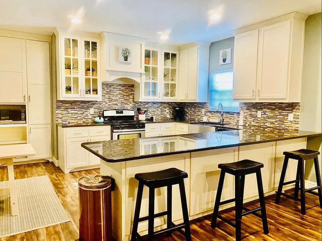 3 bed, 1800 sqft, $3,600 — Photo 1