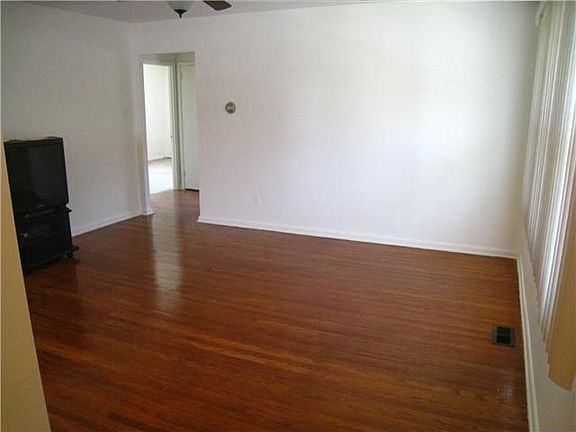 Spacious 14 X 15 living room