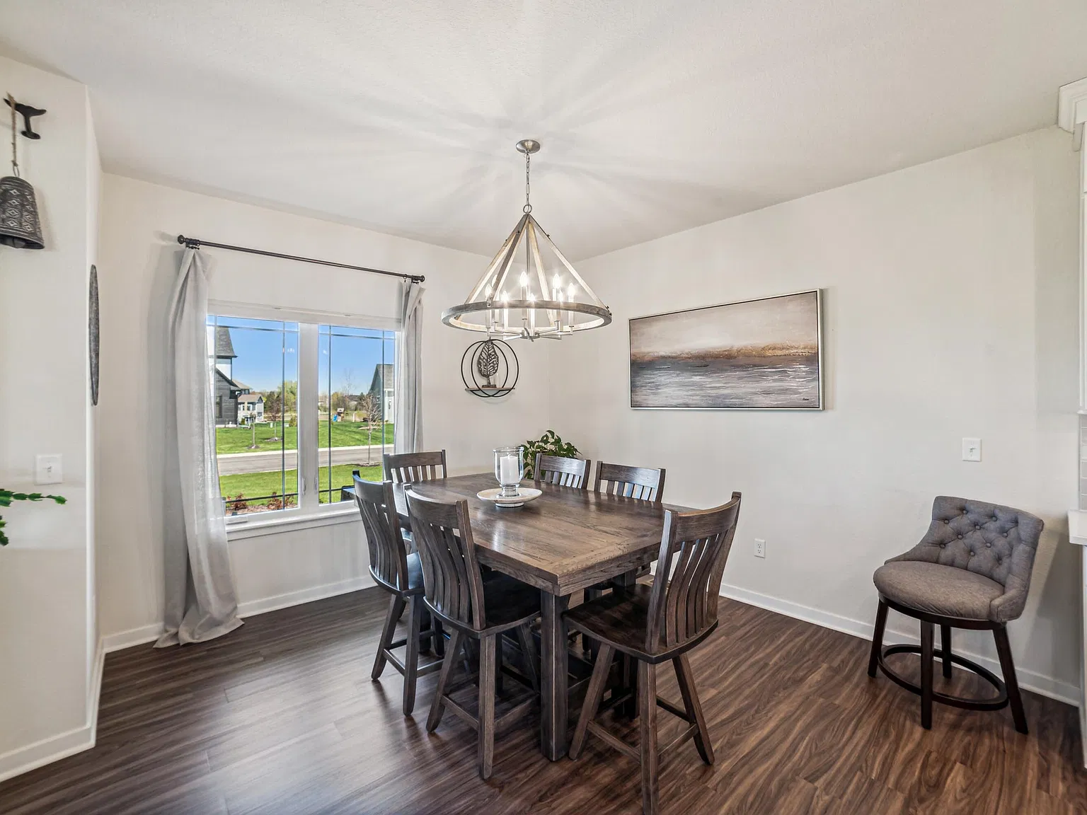 3 bed, 2.5 bath, 2324 sqft, $4,800 — Photo 4