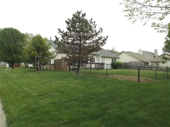 3rd image of 8735 Sunningdale Blvd