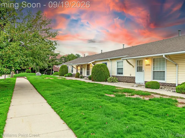 20823 Flora St #4, Roseville, MI 48066