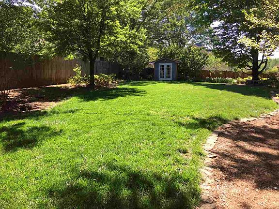 3rd image of 905 Wentworth Dr