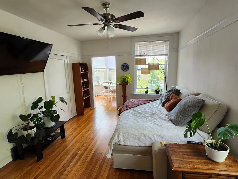 3601-3605 N Janssen Ave #1420-1424 — Photo 5