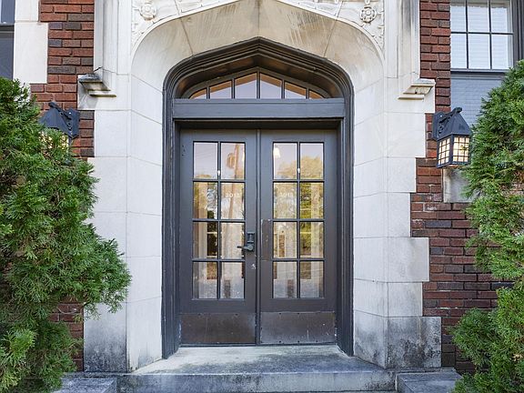 3rd image of 3017 Highland Ave S