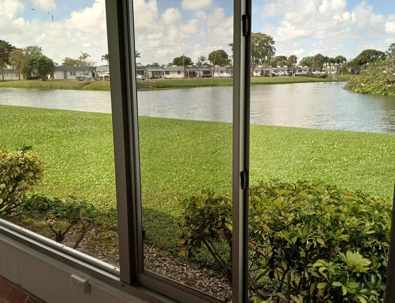 2 bed, 2.0 bath, 880 sqft, $1,895 — Photo 3