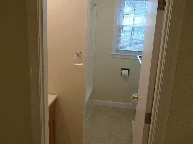 2 Lions Ave — Photo 15