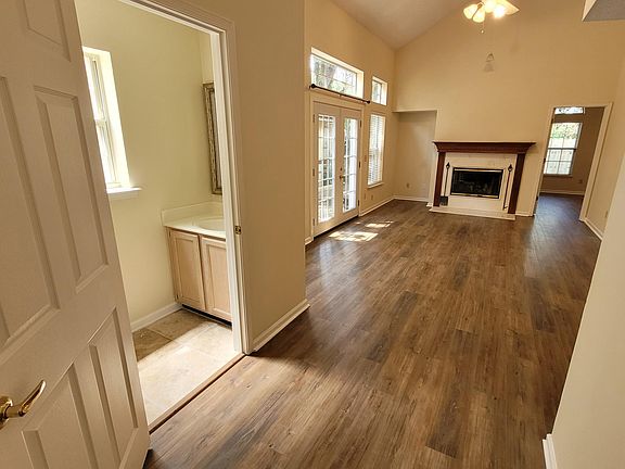 3rd image of 171 Solano Cay Cir