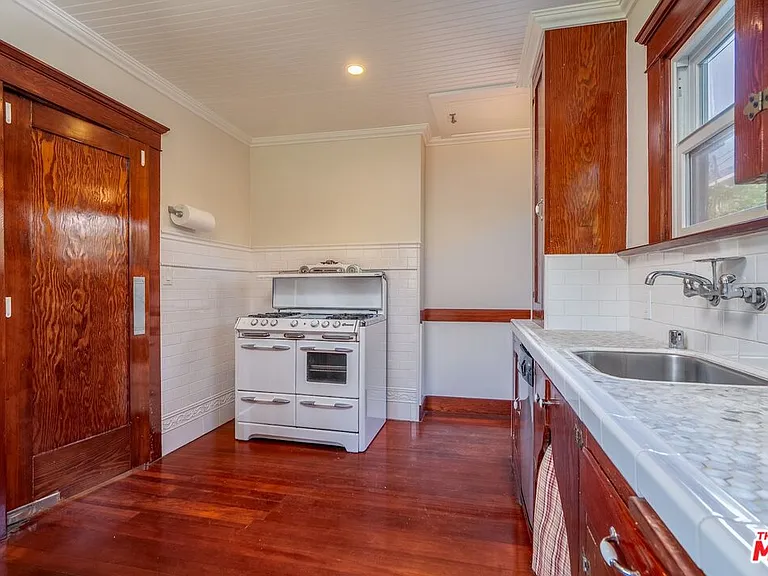 4253 Fountain Ave — Photo 30