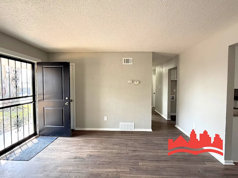 2538 Lisa Ave — Photo 5
