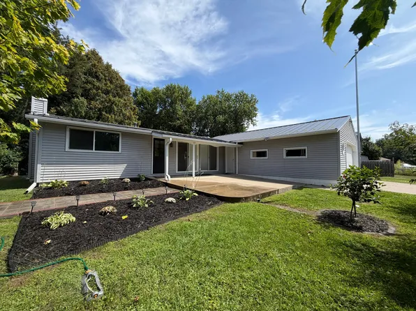 199 Hillwood Dr, Lake City, MN 55041
