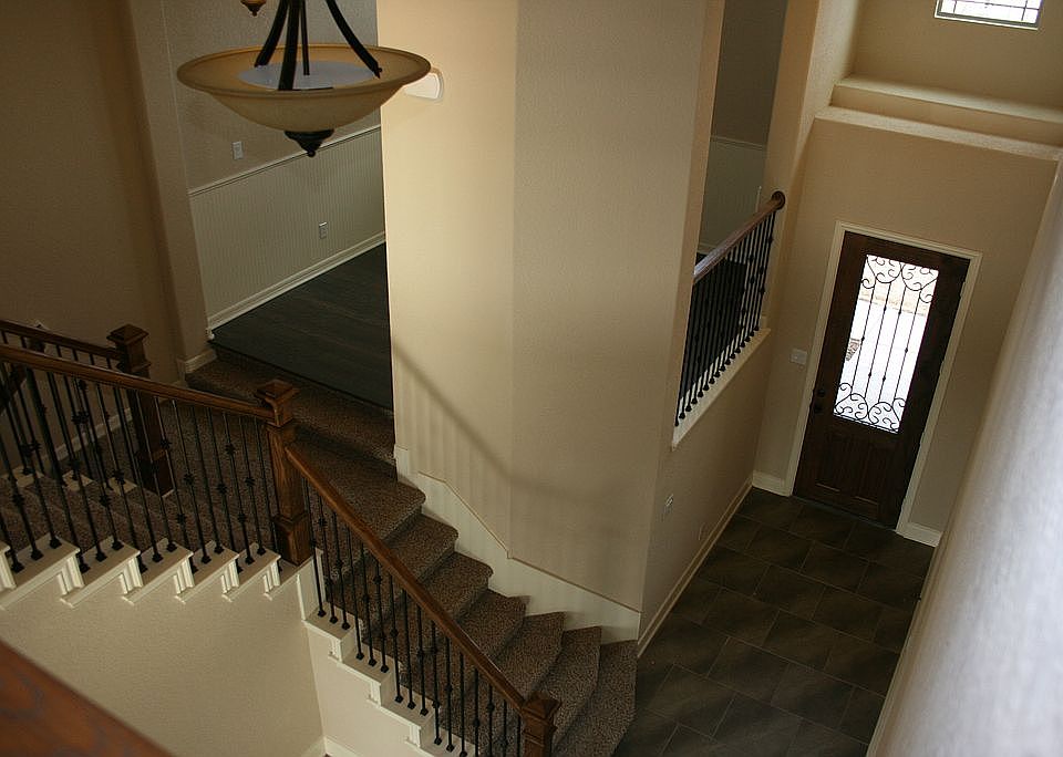 1st image of 118 Noble Woods