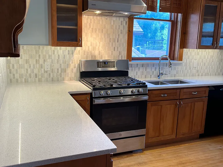 1925 W Eddy St #2 — Photo 7