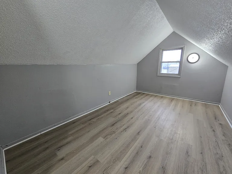 301 Rath St — Photo 10