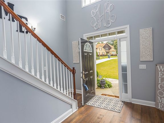2nd image of 1703 Southlake Dr