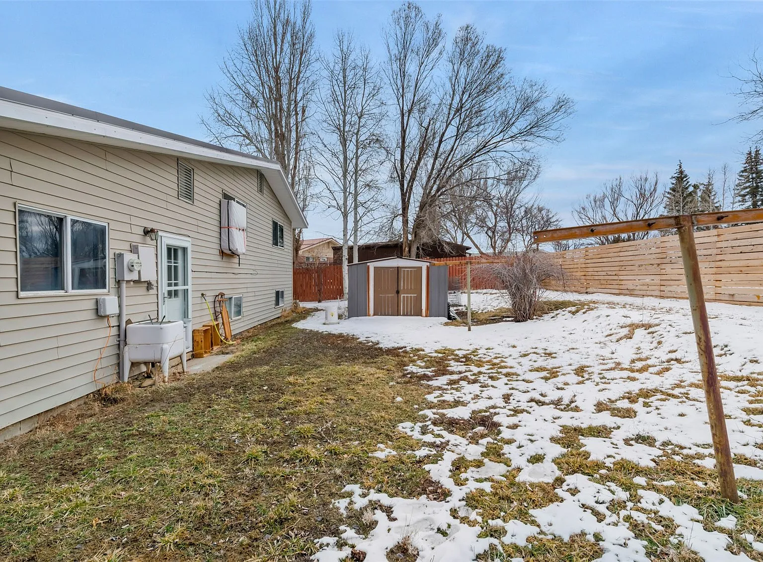 4 bed, 2288 sqft, $2,800 — Photo 2