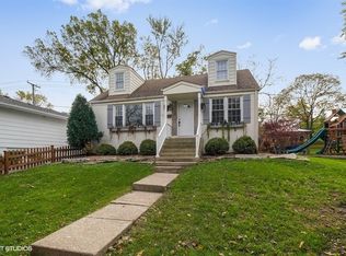 818 W Hinsdale Ave, Hinsdale, IL 60521