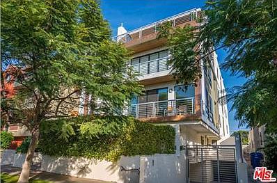 1st image of 810 N Croft Ave #201