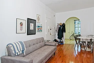 Rented by R New York