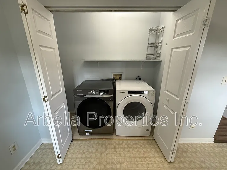 390 Erwin Hwy #2 — Photo 29