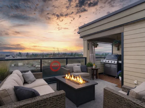 22720 119th Ave #205, Maple Ridge, BC V2X 2Z8