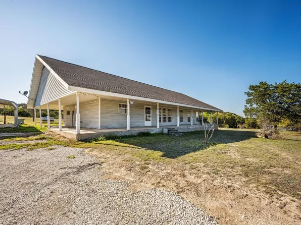 390 County Road 4147, Cranfills Gap, TX 76637