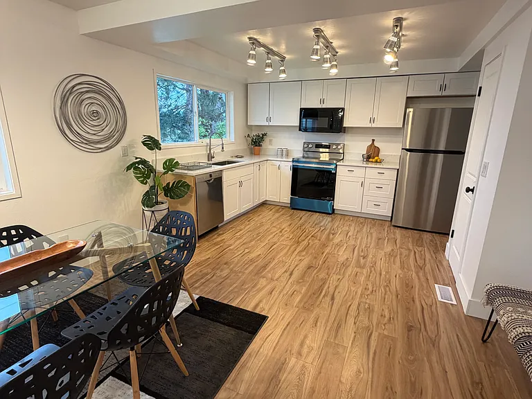 SE Valley View Ter — Photo 17